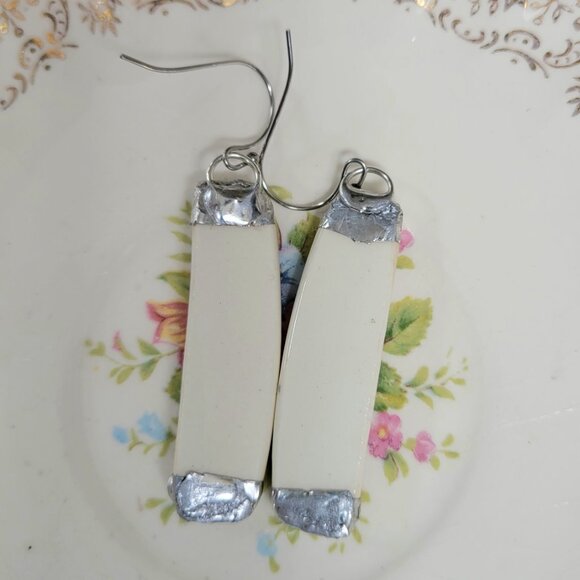 Taylor, Smith & Taylor Pink Roses Broken China Top and Bottom Soldered Earrings - Picture 3 of 4